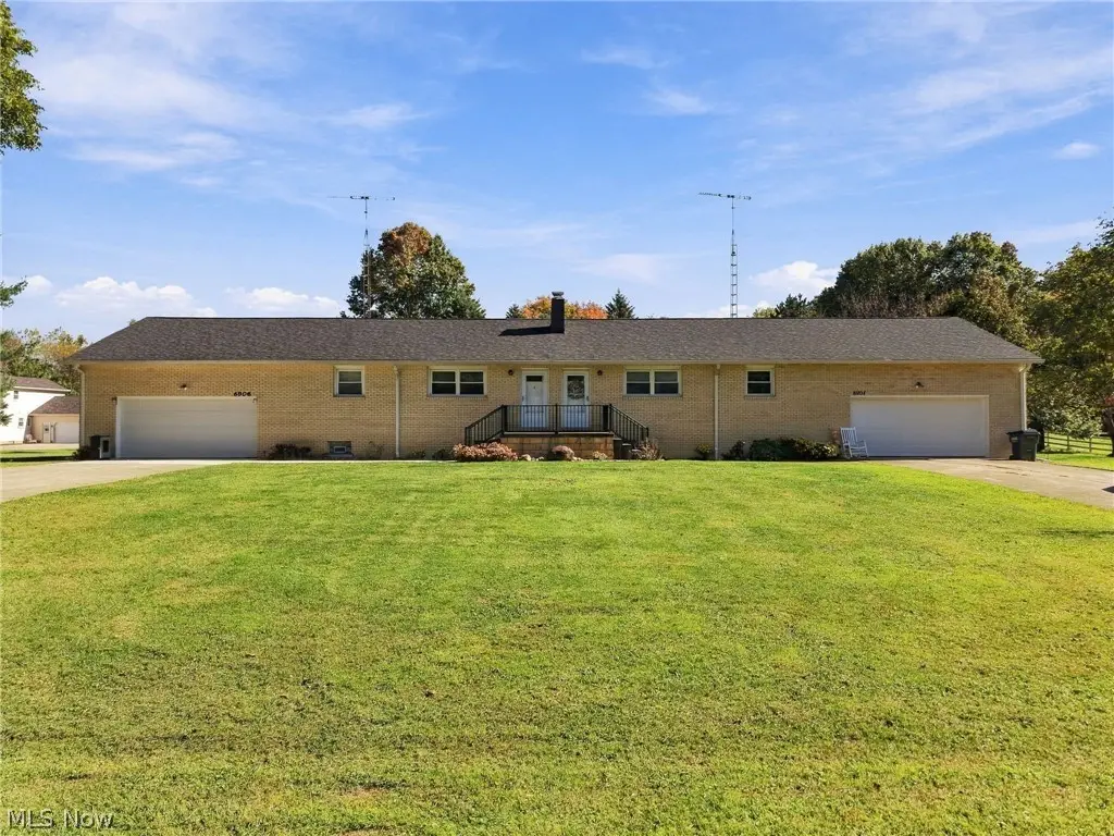 6904 Atlantic Ne Boulevard, Louisville, OH 44641 - #1