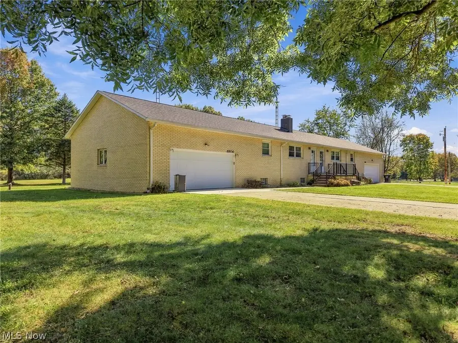 6904 Atlantic Ne Boulevard, Louisville, OH 44641 - #2