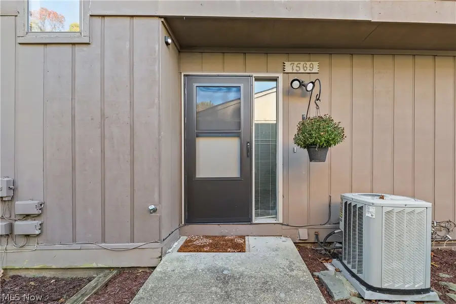 7569 Creekwood Drive #21D, North Royalton, OH 44133 - #3