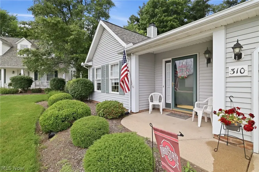 310 Bridgewater Lane, Chardon, OH 44024 - #2