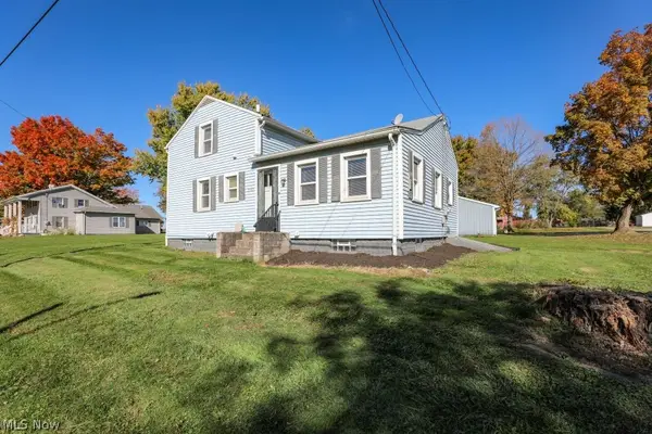 7595 Pontius Ne Street, Hartville, OH 44632