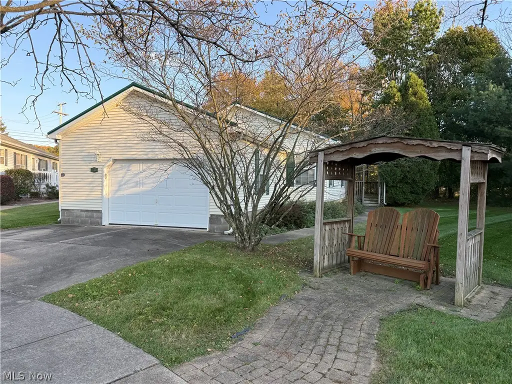 135 Phoenix Nw Drive, Dover, OH 44622 - #1