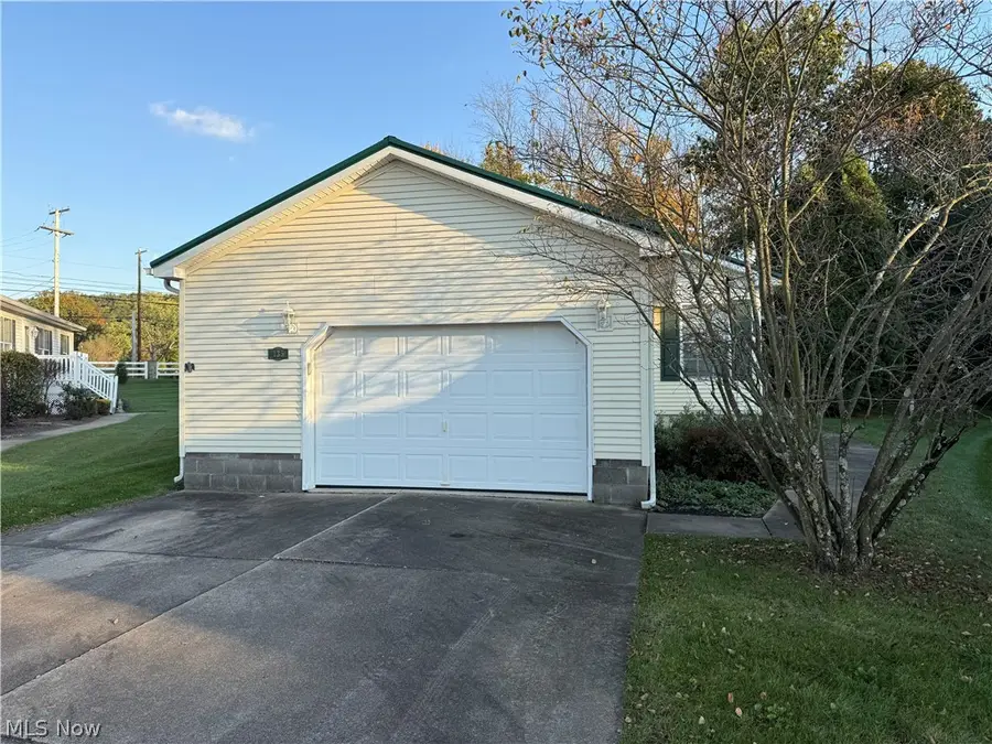 135 Phoenix Nw Drive, Dover, OH 44622 - #2