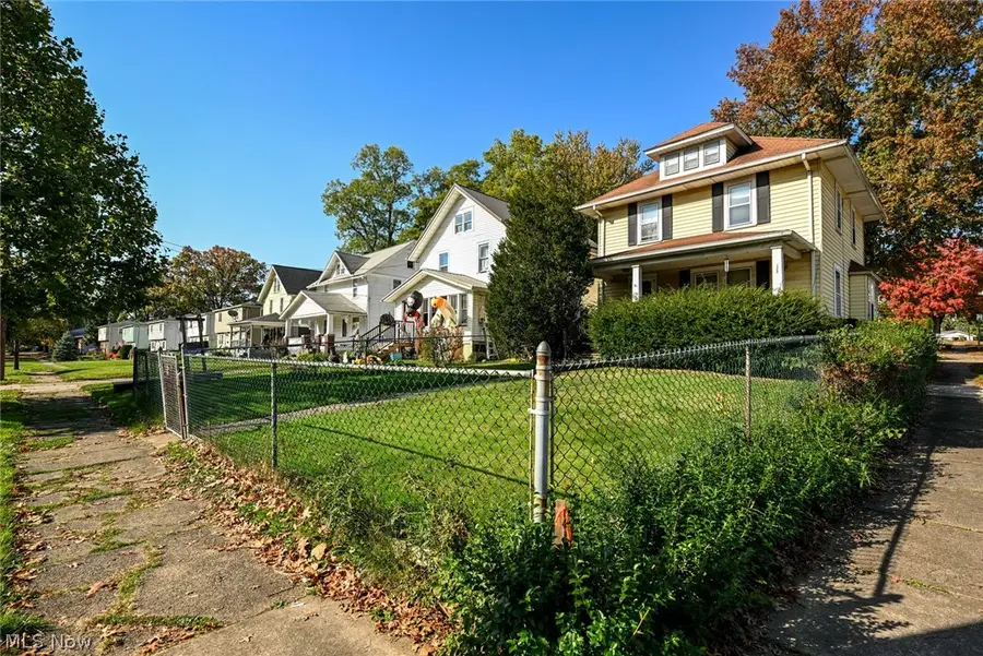 1560 2nd Street, Cuyahoga Falls, OH 44221 - #3