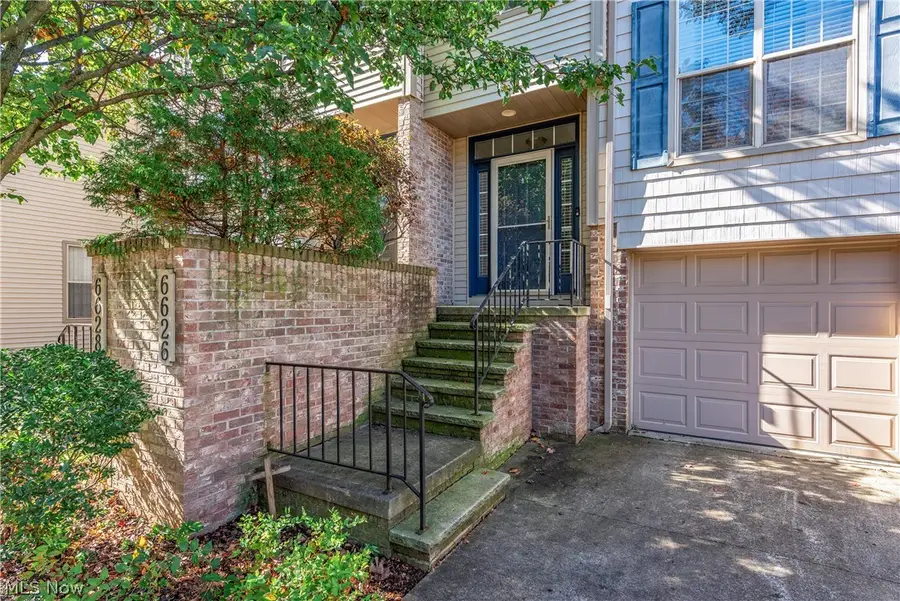 6626 Fox Hollow Court, Middleburg Heights, OH 44130 - #2
