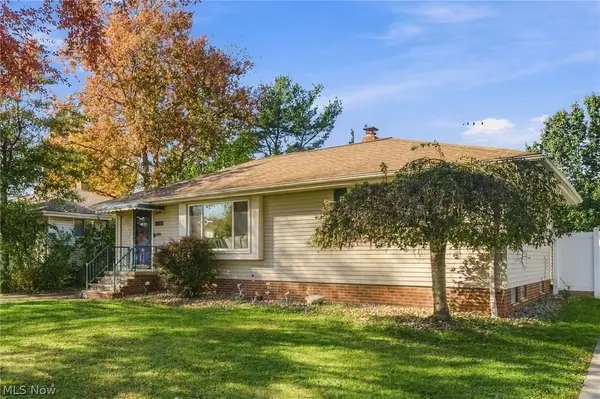 4752 Springwood Drive, Brooklyn, OH 44144