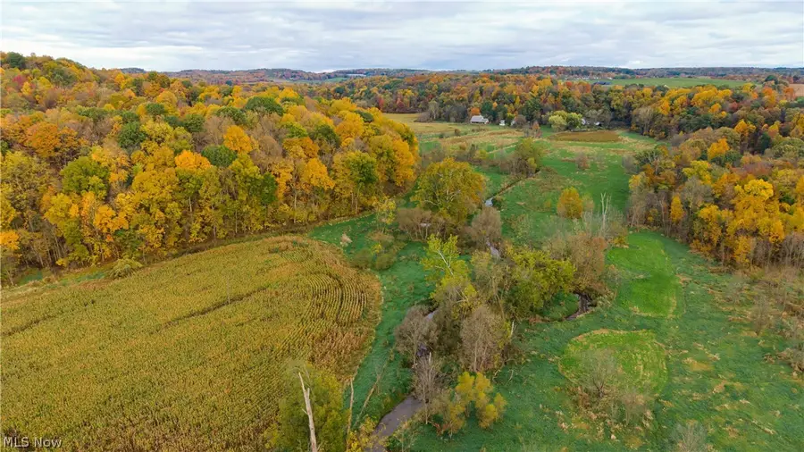 8897 Walnut Creek Bottom Nw Road, Dundee, OH 44624 - #2
