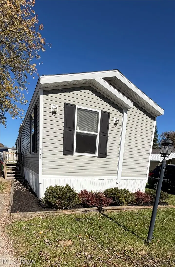 1049 S Park Drive, Brookfield, OH 44403 - #1