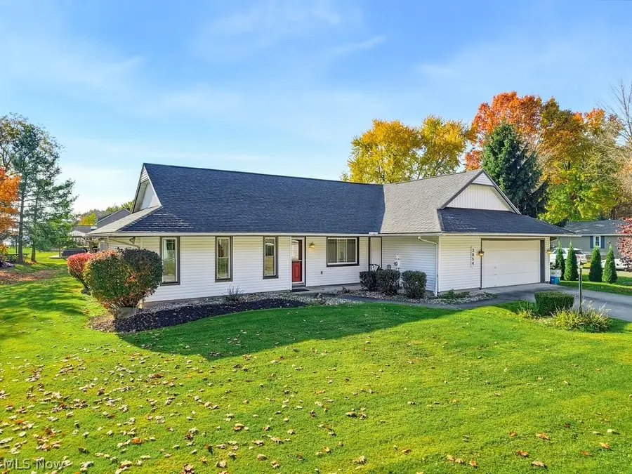 3854 Surfside Circle, Aurora, OH 44202 - #2