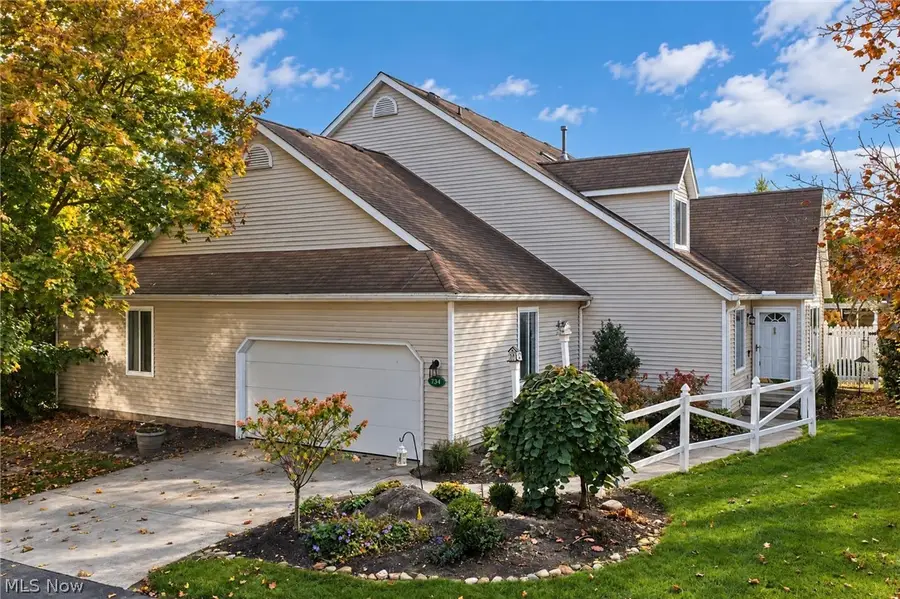 734 Hunters Trail, Akron, OH 44313 - #2