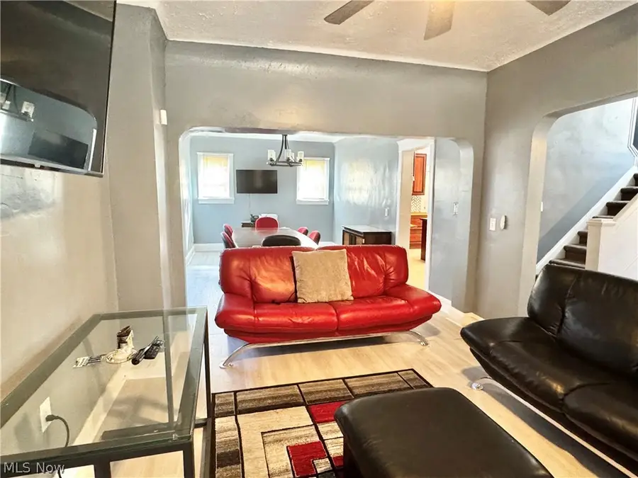 10420 Kempton Avenue, Cleveland, OH 44108 - #3