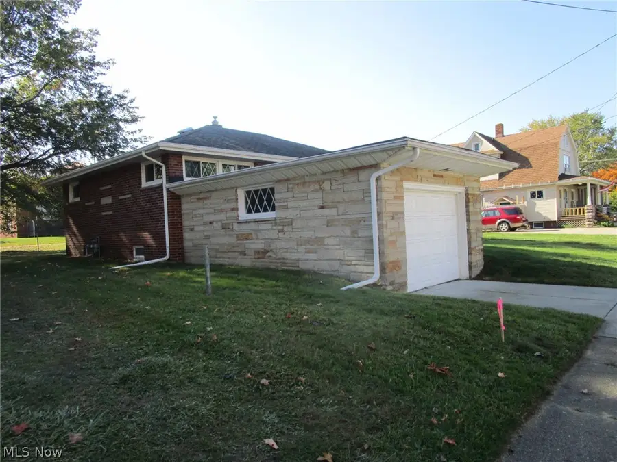 389 Jackson Street, Conneaut, OH 44030 - #3