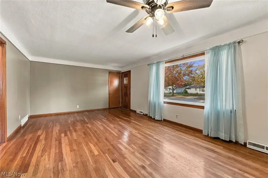 10661 Blossom Avenue, Parma Heights, OH 44130 - #3