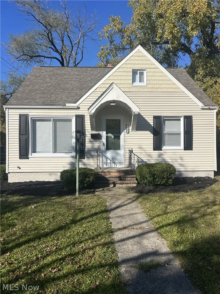 16001 Westview Avenue, Cleveland, OH 44128 - #1