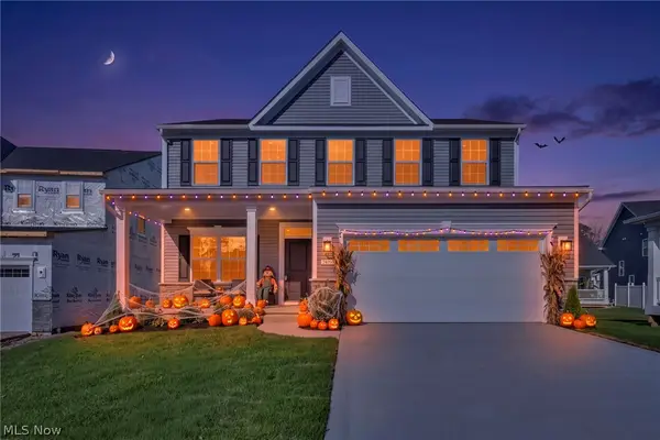 24050 W Pier Point, Olmsted Falls, OH 44138