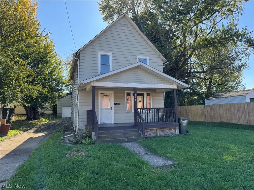 228 W Oxford Street, Alliance, OH 44601 - #1
