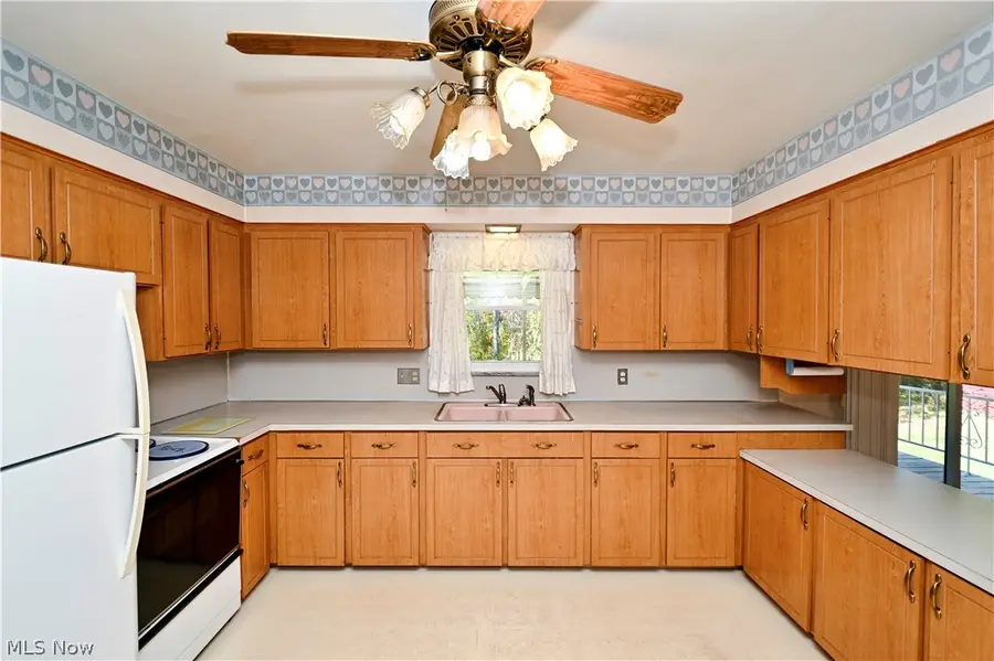 1537 Corrib Nw Avenue, Canton, OH 44708 - #3