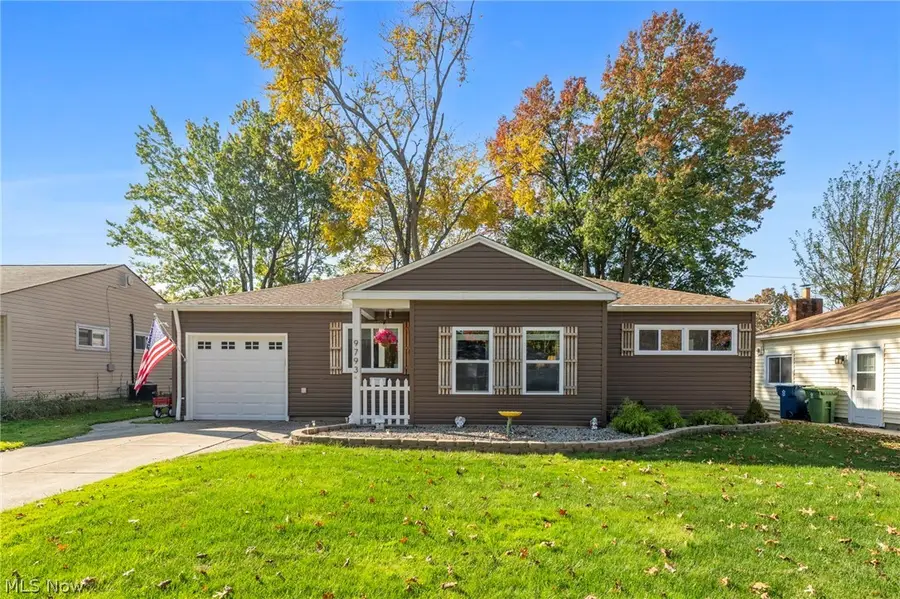 9793 Manorford Drive, Parma Heights, OH 44130 - #2