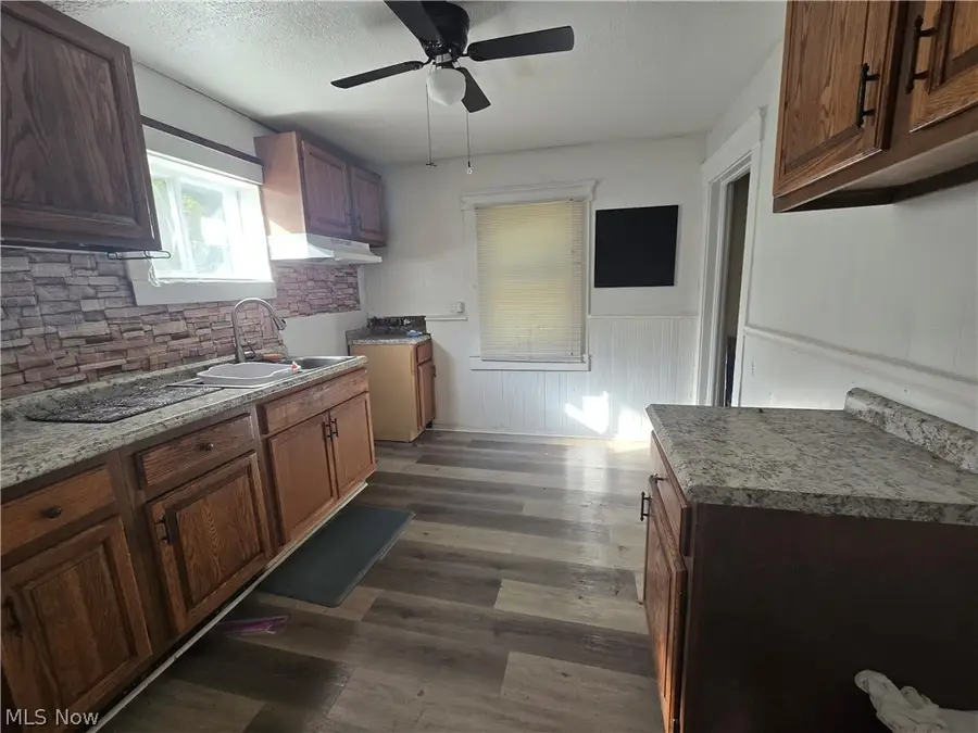 4072 E 72nd Street, Cleveland, OH 44105 - #3