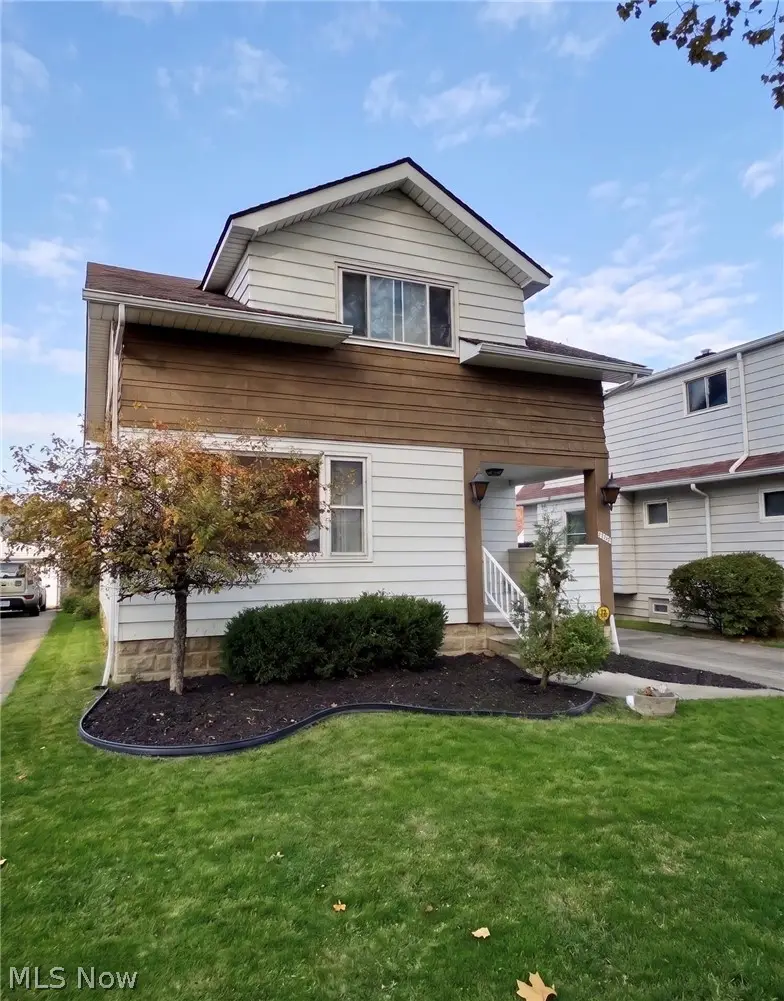 8104 Chesterfield Avenue, Parma, OH 44129 - #2
