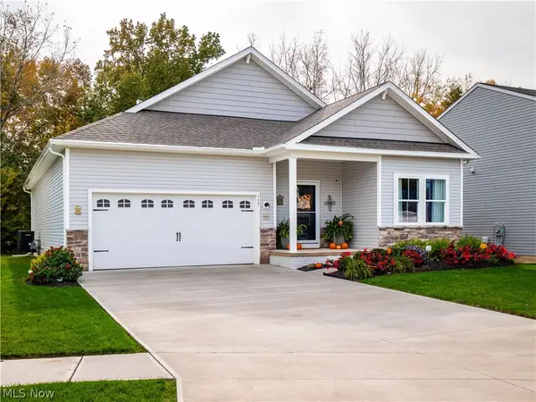 757 Hampshire Court, Amherst, OH 44001