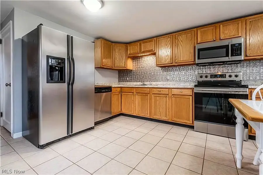2923 Helen Nw Place, Canton, OH 44708 - #3