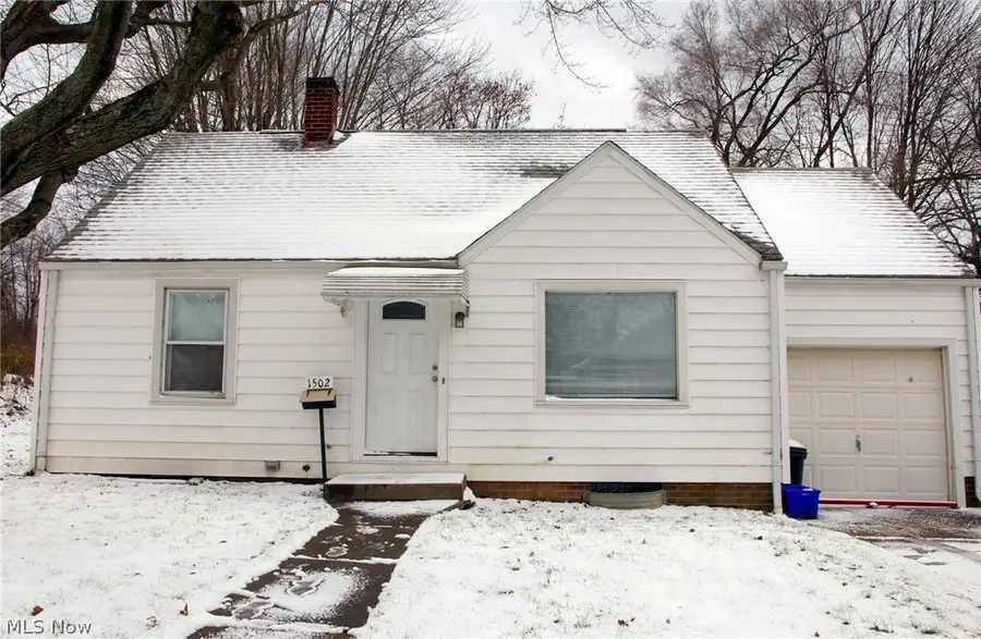 1502 37th Nw Street, Canton, OH 44709 - #3