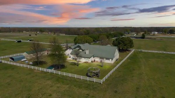 34351 S 610 Road, Grove, OK 74344