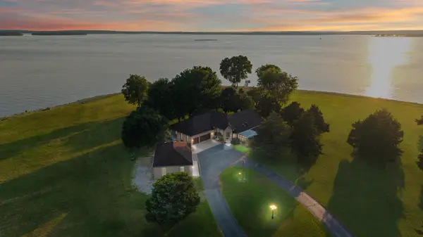 1631 Sunset Circle, Grove, OK 74344