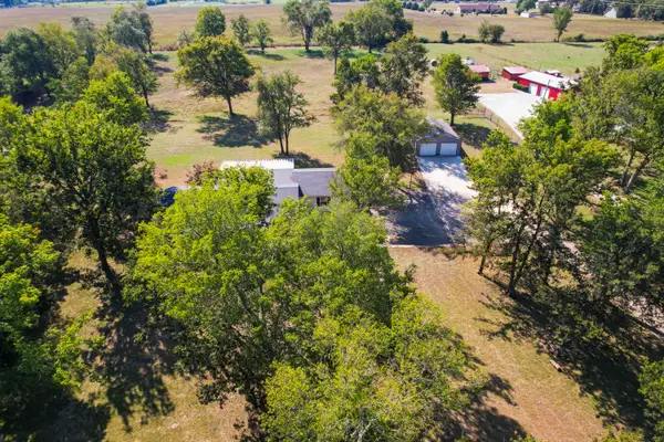 63401 E 290 Road, Grove, OK 74344