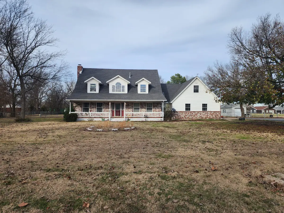 1113 E B Street, Commerce, OK 74339 - Image #1