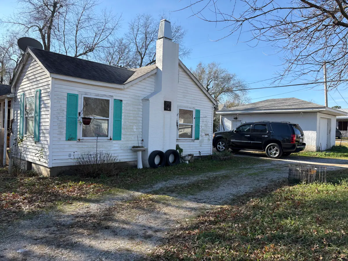 212 E 11th Street, Grove, OK 74344 - Image #1