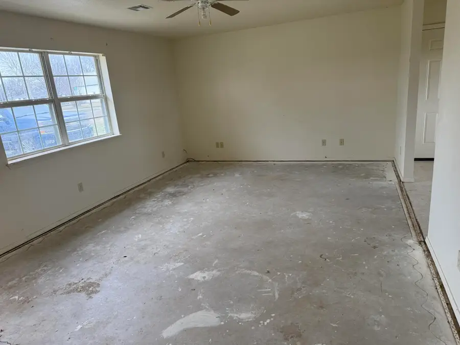 184 N St Louis Street, Welch, OK 74369 - #3