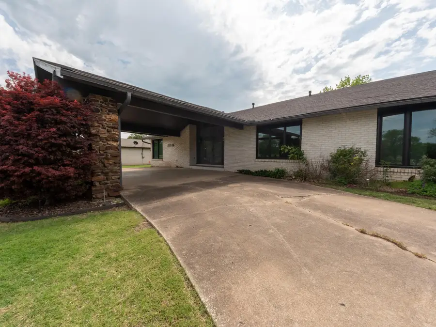 1533 N Elm Street, Miami, OK 74354 - #2