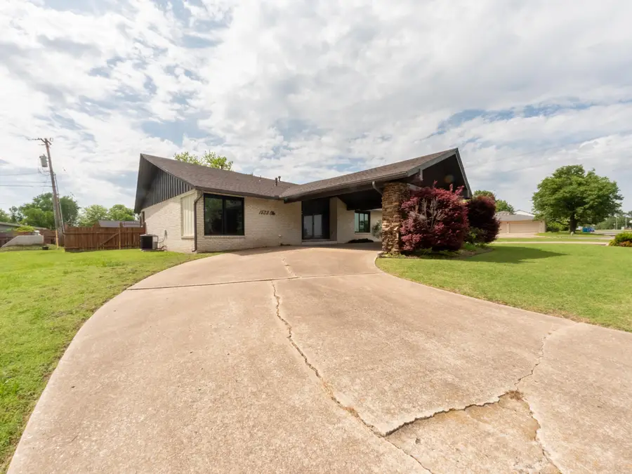 1533 N Elm Street, Miami, OK 74354 - #3