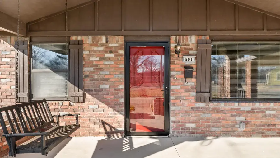 501 N Brown Street, Vinita, OK 74301 - #2