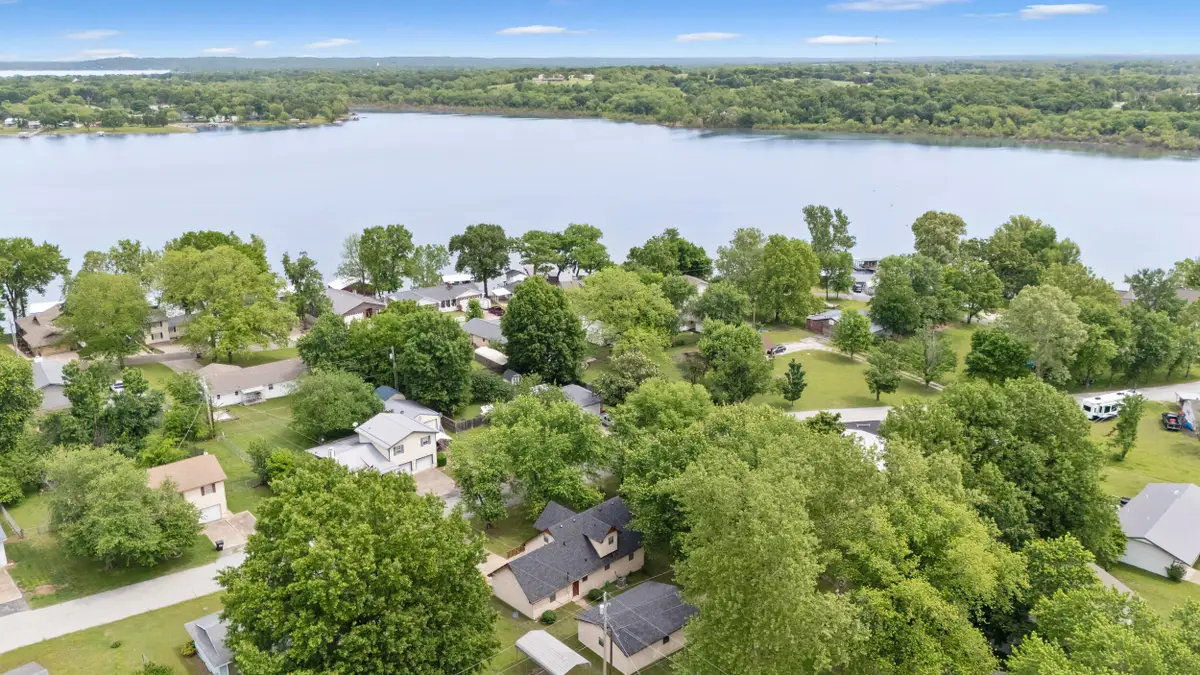 1020 Ahnawake Street, Grove, OK 74344 - #1