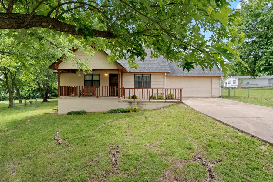 1020 Ahnawake Street, Grove, OK 74344 - #2