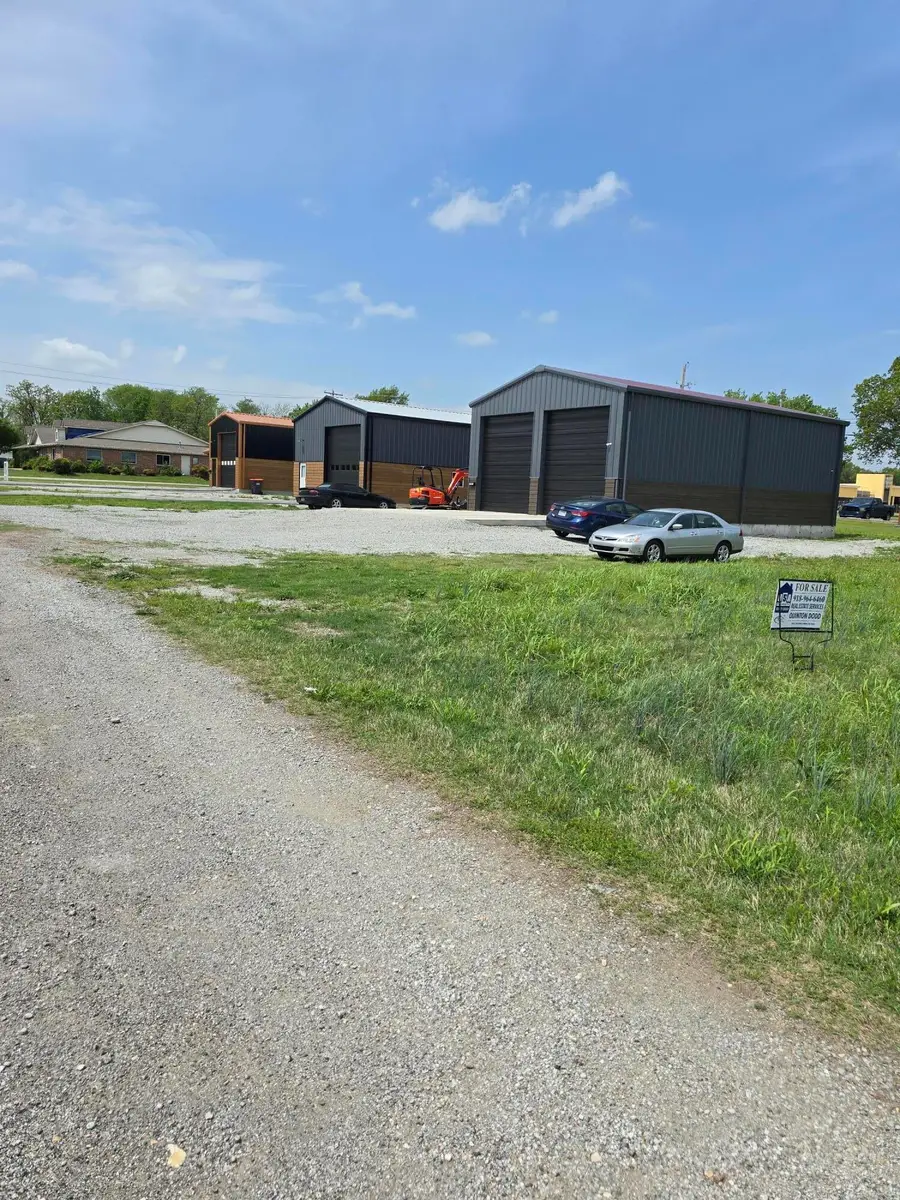 305 W 21st Street, Grove, OK 74344 - #2