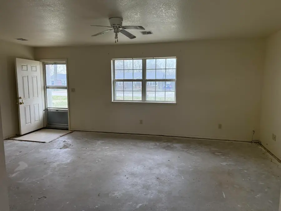 184 N St Louis Street, Welch, OK 74369 - #2