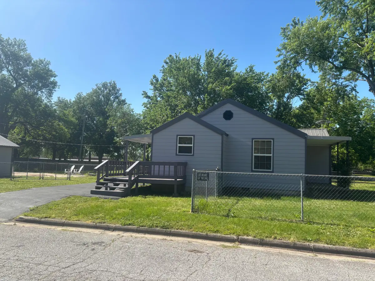 101 L Street, Miami, OK 74354 - #1