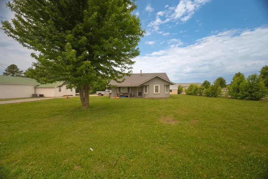 217 N Colcord Avenue, Colcord, OK 74338 - #3