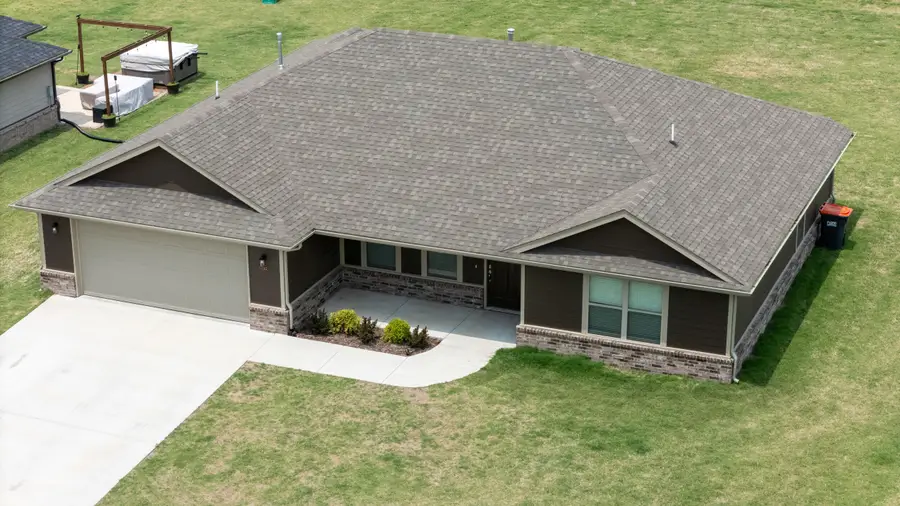 1100 Center Court Circle, Grove, OK 74344 - #3