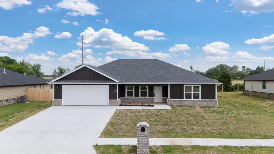 1127 Center Court Circle, Grove, OK 74344 - #3