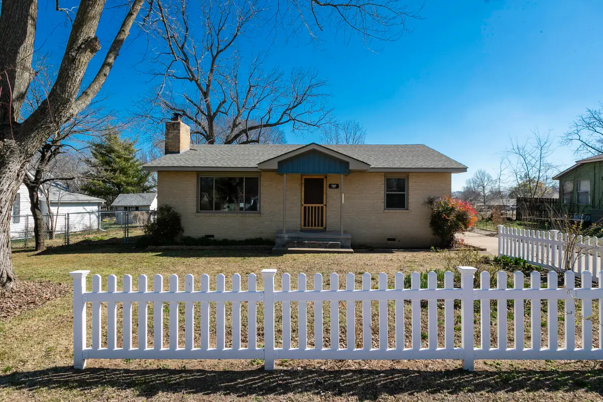 707 S Cherokee Street, Grove, OK 74344 - #1