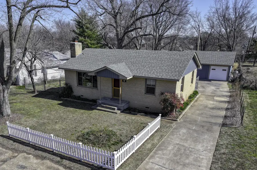 707 S Cherokee Street, Grove, OK 74344 - #2