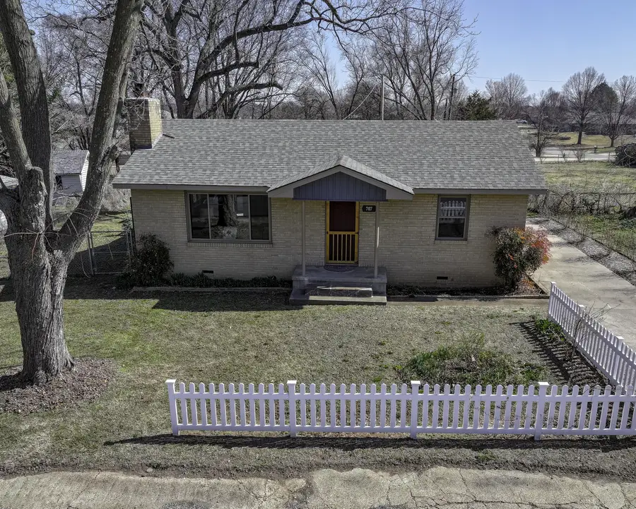 707 S Cherokee Street, Grove, OK 74344 - #3