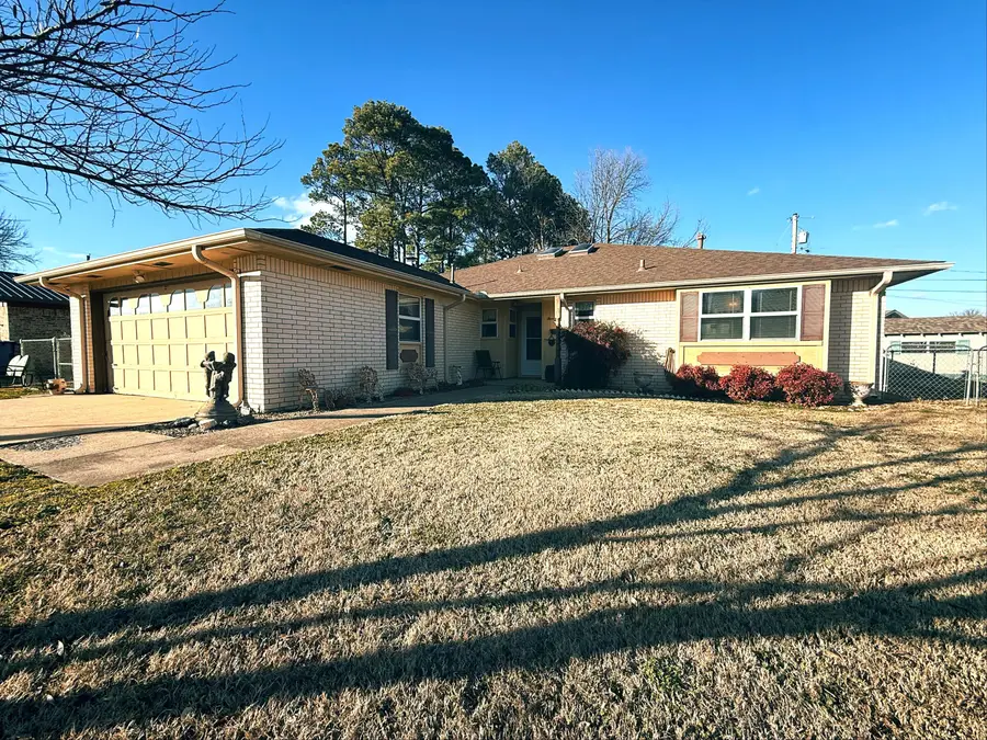 301 NE 11th Avenue, Miami, OK 74354 - Image #2