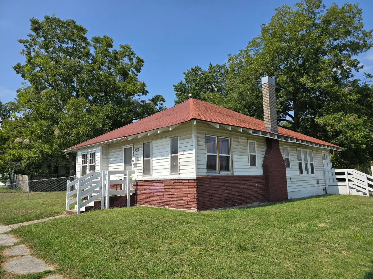 309 3rd Avenue, Miami, OK 74354 - #1