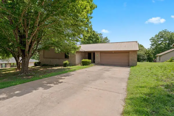 707 Quail Run Road, Grove, OK 74344